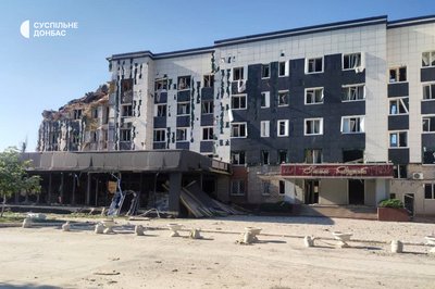 Готель, пошкоджений у Покровську, ракетним ударом 7 серпня