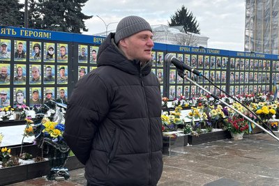У місті на Житомирщині провели акцію на підтримку полонених і зниклих безвісти з перформансом та автопробігом У місті на Житомирщині провели акцію на підтримку полонених і зниклих безвісти з перформансом та автопробігом
