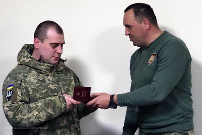 Військовослужбовців 199 центру ДШВ нагородили відзнаками Міноборони і грамотами Військовослужбовців 199 центру ДШВ нагородили відзнаками Міноборони і грамотами