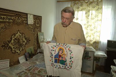 Вишивальник з концтабору: історія пенсіонера, який нині живе в Хмельницькому Вишивальник з концтабору: історія пенсіонера, який нині живе в Хмельницькому