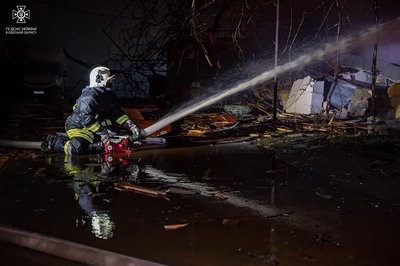 Внаслідок дронової атаки в Одесі спалахнула пожежа, відомо про трьох загиблих