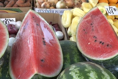 Розрізані кавуни на ринках Житомира: чи безпечно купувати — пояснюють фахівці Розрізані кавуни на ринках Житомира: чи безпечно купувати — пояснюють фахівці