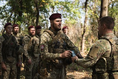 Воїнам житомирської 95-ої бригади вручили нагороди за успішне виконання бойових завдань Воїнам житомирської 95-ої бригади вручили нагороди за успішне виконання бойових завдань