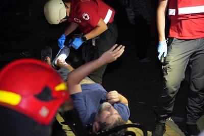 В Одесі через атаку РФ пошкоджена багатоповерхівка: є поранені В Одесі через атаку РФ пошкоджена багатоповерхівка: є поранені