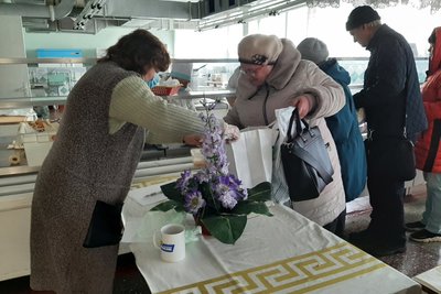 У Харкові видають гарячі обіди