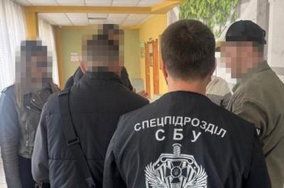 У Харкові затримали директора ліцею, який працевлаштовував чоловіків заради відстрочки, а собі присвоював зарплати — СБУ
