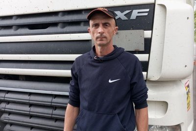 "Він повернувся з війни і возив зерно": історія далекобійника, який загинув під час удару РФ по порту на Одещині "Він повернувся з війни і возив зерно": історія далекобійника, який загинув під час удару РФ по порту на Одещині