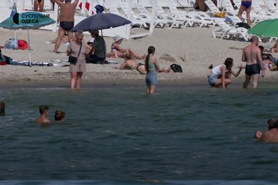 Протимінні сітки на пляжах Одеси: що про їх безпеку кажуть екологи та військові Протимінні сітки на пляжах Одеси: що про їх безпеку кажуть екологи та військові