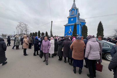 Шарпанина біля храму: в громаді на Волині конфлікт між прихильниками УПЦ МП та ПЦУ Шарпанина біля храму: в громаді на Волині конфлікт між прихильниками УПЦ МП та ПЦУ