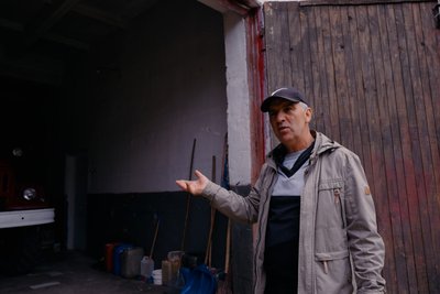 Проєкт "Забуті": занепад на початку або як село на Житомирщині живе після закриття склозаводу Проєкт "Забуті": занепад на початку або як село на Житомирщині живе після закриття склозаводу