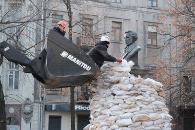 Пам'ятник Пушкіну у Харкові Пам'ятник Пушкіну у Харкові