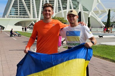 "Я буду бігти, а ви донатьте". Ультрамарафонець з Дніпра влаштовує забіги та збирає кошти на допомогу військовим "Я буду бігти, а ви донатьте". Ультрамарафонець з Дніпра влаштовує забіги та збирає кошти на допомогу військовим