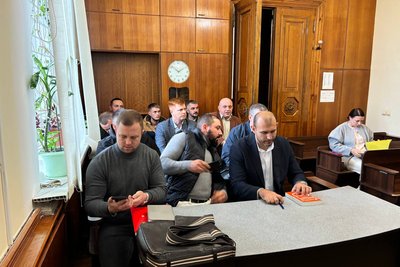 Суд у справі жителів Житомирщини, обвинувачених в рекеті, знову перенесли Суд у справі жителів Житомирщини, обвинувачених в рекеті, знову перенесли