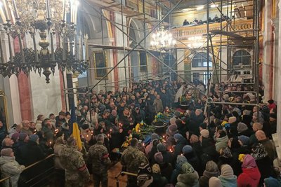 У Луцьку попрощалися з трьома загиблими бійцями У Луцьку попрощалися з трьома загиблими бійцями