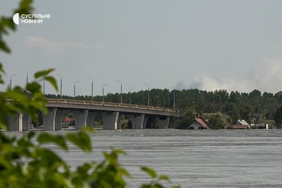 Затоплення у Херсоні через прорив дамби Каховської ГЕС, 8 червня 2023 року Затоплення у Херсоні через прорив дамби Каховської ГЕС, 8 червня 2023 року