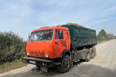 Чому на Житомирщині дорожчає картопля і з якими труднощами стикаються фермери під час її збору Чому на Житомирщині дорожчає картопля і з якими труднощами стикаються фермери під час її збору