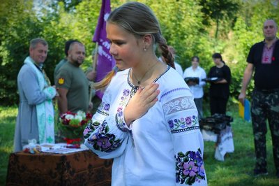 У громаді на Житомирщині учнів 3 шкіл посвятили у джури та вшанували пам'ять воїнів УПА