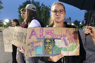 Четвертий день протестів у Житомирі: учасники акції заявляють, що стоятимуть, поки не буде конкретних рішень по Федорову Четвертий день протестів у Житомирі: учасники акції заявляють, що стоятимуть, поки не буде конкретних рішень по Федорову