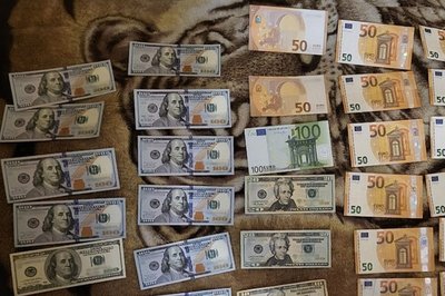У Житомирі повідомили про підозру двом медикам, які за гроші допомагали уникати служби на передовій У Житомирі повідомили про підозру двом медикам, які за гроші допомагали уникати служби на передовій