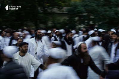 “В Ізраїлі всі вже звикли до війни. Це частина нашого життя. Ми не боїмось". Хасиди святкують Рош га-Шана в Умані “В Ізраїлі всі вже звикли до війни. Це частина нашого життя. Ми не боїмось". Хасиди святкують Рош га-Шана в Умані