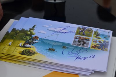 У Миколаєві піротехніки ДСНС взяли участь у погашенні поштової марки "Пес Патрон" У Миколаєві піротехніки ДСНС взяли участь у погашенні поштової марки "Пес Патрон"