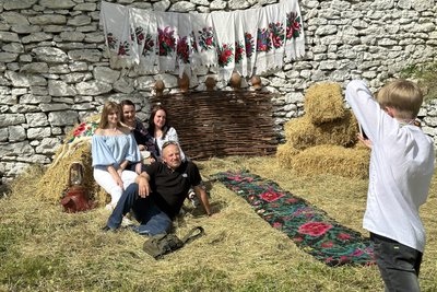 "Відродження одвічної Русави": на Вінниччині на святі фольклору збирали гроші "Відродження одвічної Русави": на Вінниччині на святі фольклору збирали гроші
