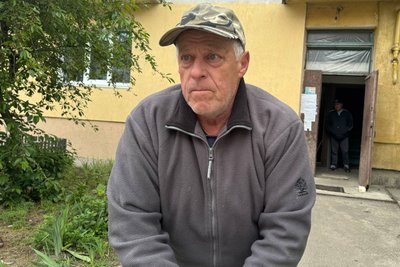 На Житомирщині жителі постраждалого від атаки РФ селища збирають підписи про відкликання місцевих депутатів На Житомирщині жителі постраждалого від атаки РФ селища збирають підписи про відкликання місцевих депутатів