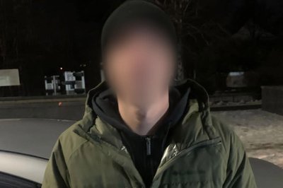 Викрали і "вибивали" неіснуючий борг — двох жителів Житомирщини затримали за підозрою у вимаганні Викрали і "вибивали" неіснуючий борг — двох жителів Житомирщини затримали за підозрою у вимаганні