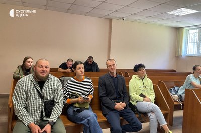 "Передавала дані про військових": в Одесі жінці, яку підозрюють у держзраді, продовжили арешт ще на 60 діб "Передавала дані про військових": в Одесі жінці, яку підозрюють у держзраді, продовжили арешт ще на 60 діб