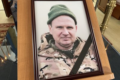 У Херсоні попрощалися з двома військовослужбовцями Дмитром Євтушенком та Олександром Черняком У Херсоні попрощалися з двома військовослужбовцями Дмитром Євтушенком та Олександром Черняком