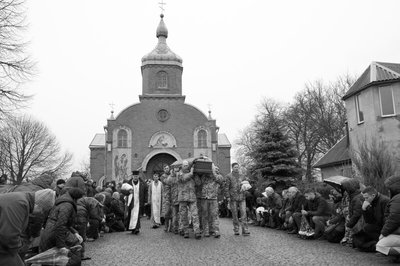 У Луцькій громаді попрощалися із полеглим 28-річним солдатом Денисом Костюком У Луцькій громаді попрощалися із полеглим 28-річним солдатом Денисом Костюком
