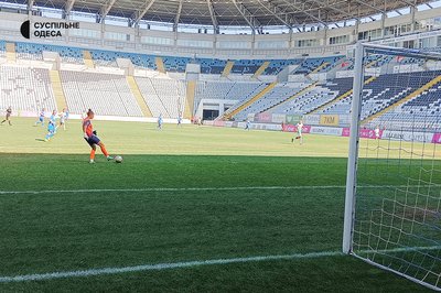 Одеські футболістки обіграли суперників та зібрали 150 тисяч гривень на ЗСУ Одеські футболістки обіграли суперників та зібрали 150 тисяч гривень на ЗСУ