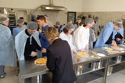 "Сині комірці" для Одещини: чому робітничі професії повертають престиж і кого найбільше потребує ринок праці "Сині комірці" для Одещини: чому робітничі професії повертають престиж і кого найбільше потребує ринок праці