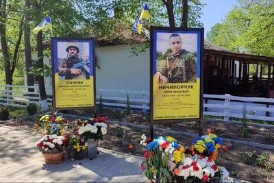 Увіковічнили подвиг захисників-односельчан: у громаді на Житомирщині відкрили Алею Героїв Увіковічнили подвиг захисників-односельчан: у громаді на Житомирщині відкрили Алею Героїв