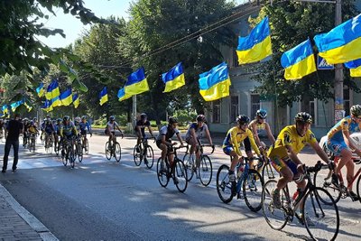 Професійні велогонщики та аматори взяли участь у патріотичному велопробігу у Житомирі Професійні велогонщики та аматори взяли участь у патріотичному велопробігу у Житомирі