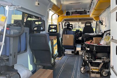 З Одеси військовим на бахмутський напрямок передадуть реанімобіль, придбаний коштом зданого пластику З Одеси військовим на бахмутський напрямок передадуть реанімобіль, придбаний коштом зданого пластику