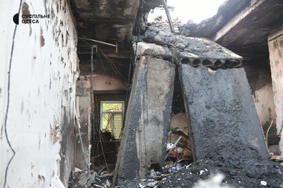 Унаслідок атаки РФ в Одесі пошкоджено пологовий будинок: розповіді породіль і фото наслідків Унаслідок атаки РФ в Одесі пошкоджено пологовий будинок: розповіді породіль і фото наслідків