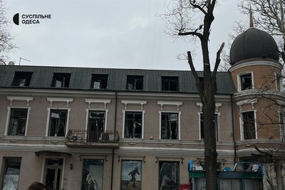 "Взяли документи і кота": що розповіли мешканці пошкодженого будинку в Одесі "Взяли документи і кота": що розповіли мешканці пошкодженого будинку в Одесі