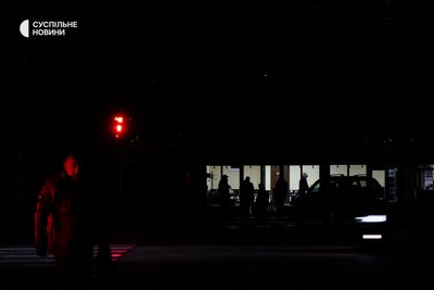 Місто у пітьмі. Київ вже тиждень у режимі економії електрики (Фоторепортаж) Місто у пітьмі. Київ вже тиждень у режимі економії електрики (Фоторепортаж)