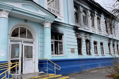 Ізюм, зруйнована під час війни поліклініка Ізюм, зруйнована під час війни поліклініка