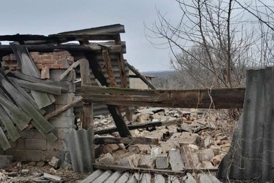 Російські військові обстріляли село на Харківщині: пошкоджені будинки, знищений сарай Російські військові обстріляли село на Харківщині: пошкоджені будинки, знищений сарай
