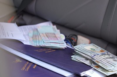В Одесі чоловіків "бронювали" через фіктивне оформлення на критичне підприємство — трьох підозрюють В Одесі чоловіків "бронювали" через фіктивне оформлення на критичне підприємство — трьох підозрюють