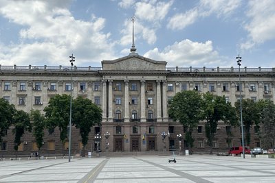 Стороннім вхід заборонено: до Миколаївської міськради пускатимуть лише за спеціальними перепустками Стороннім вхід заборонено: до Миколаївської міськради пускатимуть лише за спеціальними перепустками