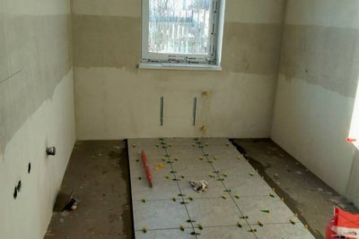 "Зводять з нуля": як відбудовують приватні будинки в Макарові "Зводять з нуля": як відбудовують приватні будинки в Макарові