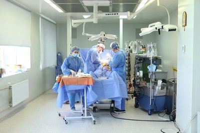 У Житомирі почали робити операції, які запобігають раптовій серцевій смерті У Житомирі почали робити операції, які запобігають раптовій серцевій смерті