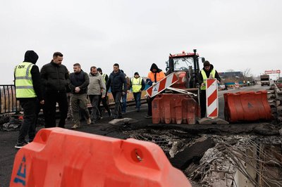 Російські обстріли мосту в Маяках: як живе село та що з проїздом на південь Одещини Російські обстріли мосту в Маяках: як живе село та що з проїздом на південь Одещини