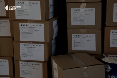 На Одещині волонтери збирають речі для переселенців На Одещині волонтери збирають речі для переселенців