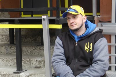 У Житомирі в під'їзді багатоповерхівки, де живе ветеран, встановили підйомник У Житомирі в під'їзді багатоповерхівки, де живе ветеран, встановили підйомник
