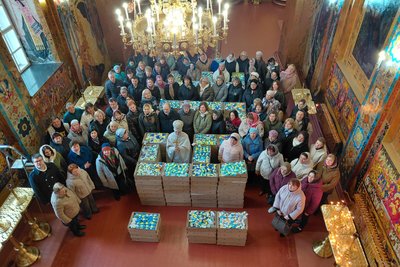 Великдень на фронт — у Житомирі освятили паски для українських воїнів