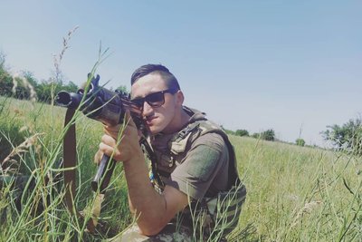 "Вмикали ультразвук та били струмом": морпіх після полону лікується у Луцьку "Вмикали ультразвук та били струмом": морпіх після полону лікується у Луцьку